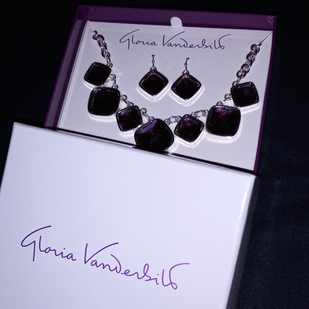 Purple Gloria Vanderbilt Neclace And Earings Set 32$